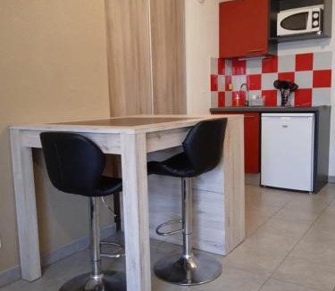 Juvignac Apartment | Pleasant, cozy studio with pool 2 mins from Montpellier