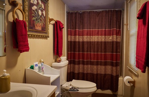 Homosassa Bed & Breakfast | Pleasant Days B&b Tropical Master Suite.