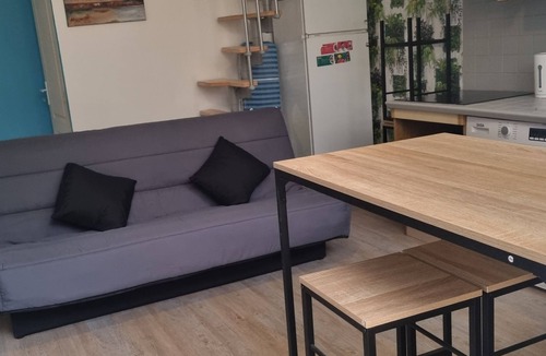 Centre Historique Apartment | Pleasant duplex with enclosed motorcycle parking