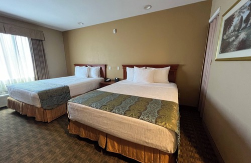 Pleasant Hill Hotel | Pleasant Hill Inn