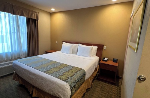 Pleasant Hill Hotel | Pleasant Hill Inn