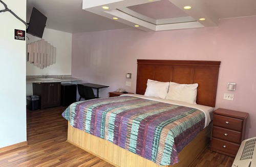 Lockport Hotel | Pleasant Hill Motel