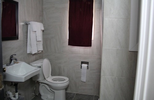 Middletown Hotel | Pleasant Hill Motel