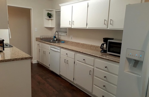 Pleasant Hill House | Pleasant Hill: Peach Tree house, 3 bedroom 2 bath