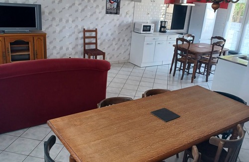 Frieres-Faillouel House | Pleasant house