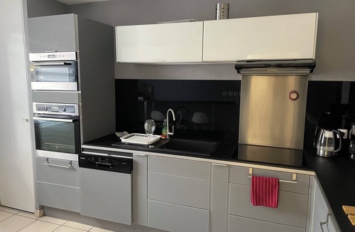 Blois House | Pleasant house, pool access in summer season.