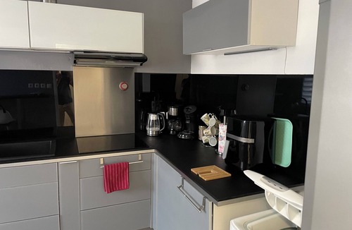 Blois House | Pleasant house, pool access in summer season.