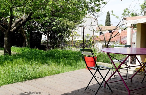 Estanove House | Pleasant house with mature garden