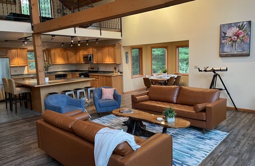 Town of Macomb Cabin | Pleasant Lake Cabin