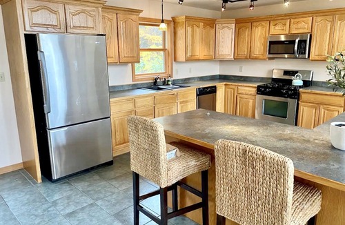 Town of Macomb Cabin | Pleasant Lake Cabin