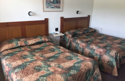 Clearview Township Hotel | Pleasant Manor Motel