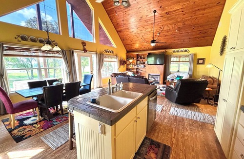 Canton House | PLEASANT PLACE GETAWAY n2 BEDROOM, LOFT with stairs, 2 BATHROOMS