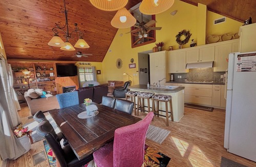 Canton House | PLEASANT PLACE GETAWAY n2 BEDROOM, LOFT with stairs, 2 BATHROOMS