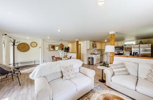 Morrisville House | Pleasant Pond Main House