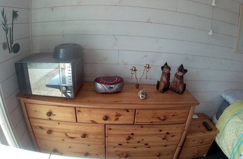 La Chevroliere Bed & Breakfast | Pleasant self-contained room + pool access