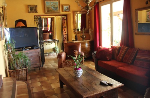 Lamagdelaine House | PLEASANT SOUTH-FACING VILLA.