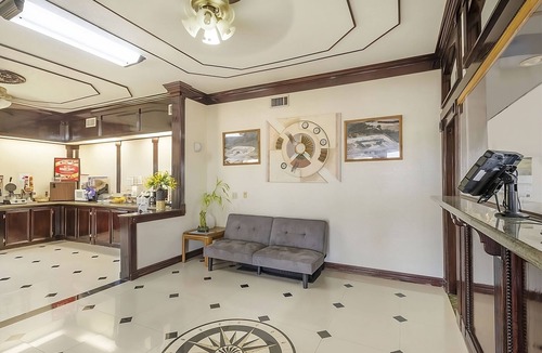 Three Rivers House | Pleasant Stay, Convenient Location! Onsite Dining, Free Parking!