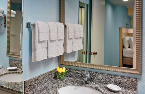 Westlake Hotel | Pleasant Stay, Convenient Location! 3 Relaxing Units, Free Parking