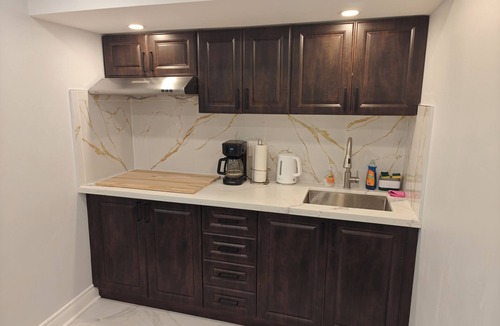 Cooksville House | Pleasant Stay Mississauga
