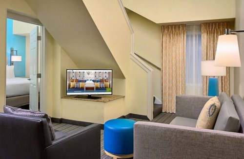 White Station House | Pleasant Stay! Parking, Pets Allowed, Near Fire Museum of Memphis!