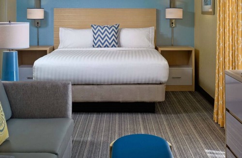 White Station House | Pleasant Stay! Parking, Pets Allowed, Near Fire Museum of Memphis!