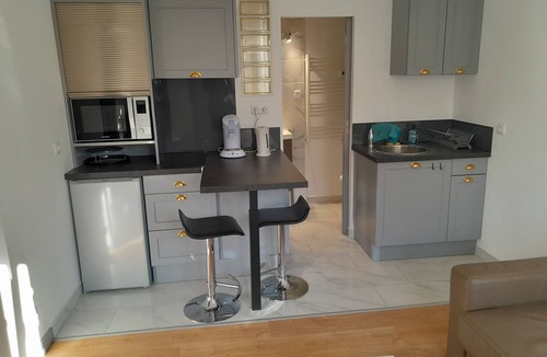 Vallieres Apartment | Pleasant studio center town