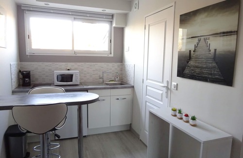 Mareil-Marly Apartment | Pleasant studio near St Germain-en-Laye (TV/Wifi)