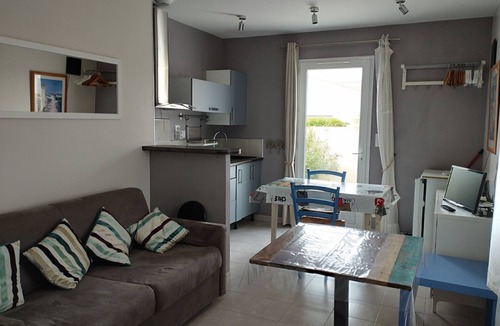 LHoumeau Apartment | Pleasant studio with private courtyard