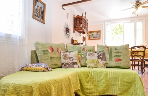 Piolenc House | Pleasant vacation home with private pool.