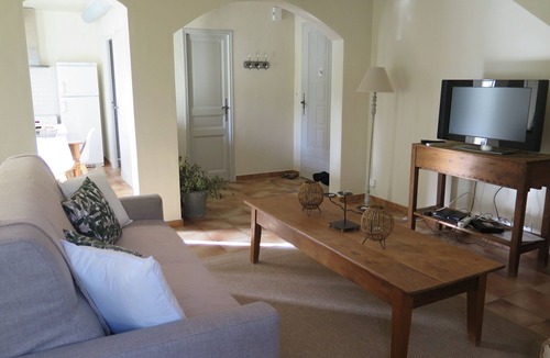 Apt Villa | Pleasant villa with garden and private pool