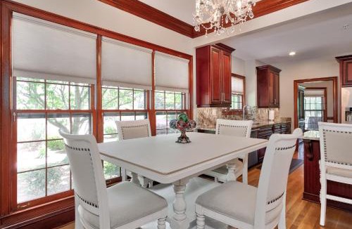 Fayetteville Bed & Breakfast | Pleasanton Courtyard Bed and Breakfast