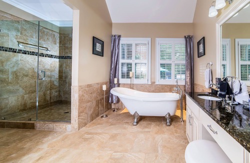 Fayetteville Bed & Breakfast | Pleasanton Courtyard B&B