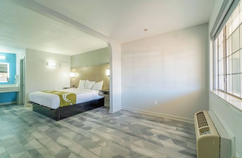 Pleasanton Hotel | Pleasanton Stay | 1 Unit | Near W Oaklawn Rd