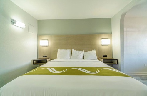 Pleasanton Hotel | Pleasanton Stay | 1 Unit | Near W Oaklawn Rd