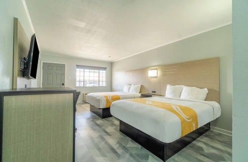 Pleasanton Hotel | Pleasanton Stay | 1 Unit | Convenient W Oaklawn Rd Location