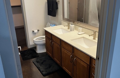 Dallas Design District Apartment | Pleasurable 2 bedroom apartment—downtown dallas!