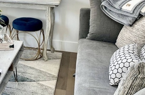 Opal Cliffs Cottage | Pleasure Point Beach Hideaway-Fantastic Value! 30 day minimum.