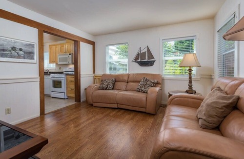 Opal Cliffs Apartment | Pleasure Point Cottage #A- pet friendly