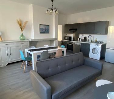 Foix House | Plein centre, parking jardin 4 chambres