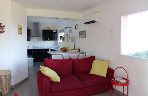 Bouzigues House | Plenitude facing Mont Saint Clair