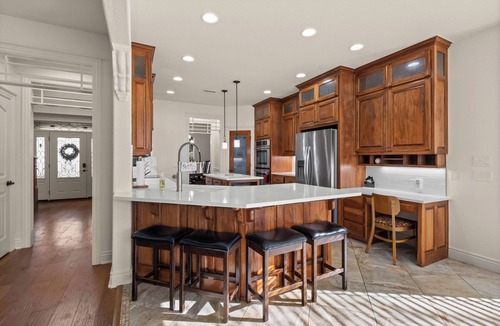Bentonville House | Plentywood Escape: Home Theatre, Fire Pit, & 10 Min To DTBville
