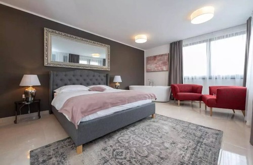 Plitvica Selo Bed & Breakfast | Plitvice Falls Cottage - Elegant Room near Plitvice Lakes