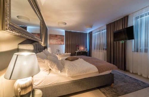 Plitvica Selo Bed & Breakfast | Plitvice Falls Cottage - Elegant Room near Plitvice Lakes