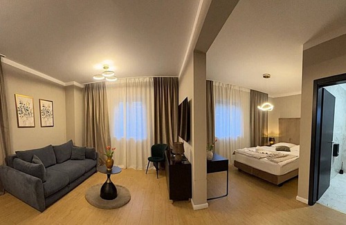 Plitvica Selo Hotel | Plitvice Falls Cottage – Deluxe Suite with Private Outdoor Jacuzzi & Terrace