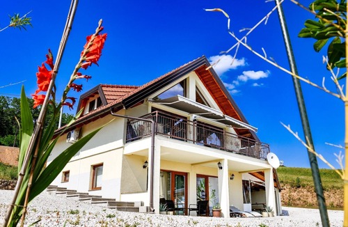 Barilovic House | Plivanje u zalazak sunca - Three Bedroom House