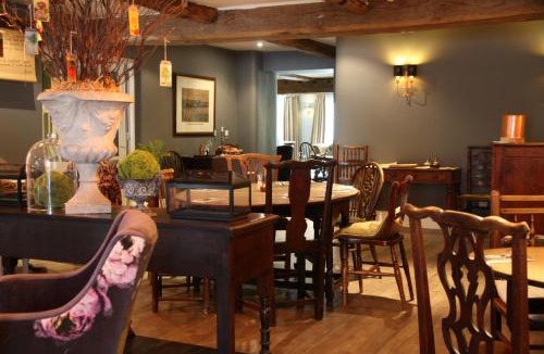 Lupton Hotel | Plough Inn