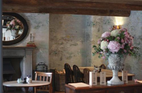 Lupton Hotel | Plough Inn