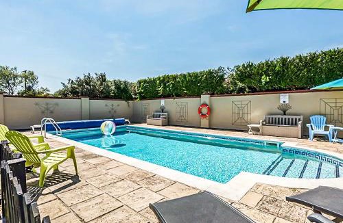 Colchester House | Plover - Uk48174