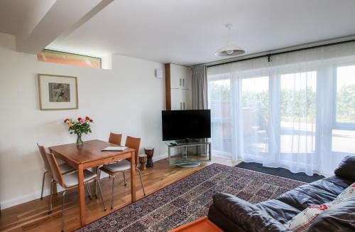 Longford Apartment | Plum Hill Apartment