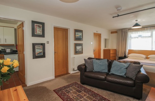 Longford Cottage | PLUM HILL STUDIO, with a garden in Oswestry